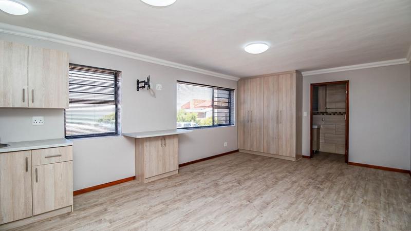 5 Bedroom Property for Sale in Jongensfontein Western Cape